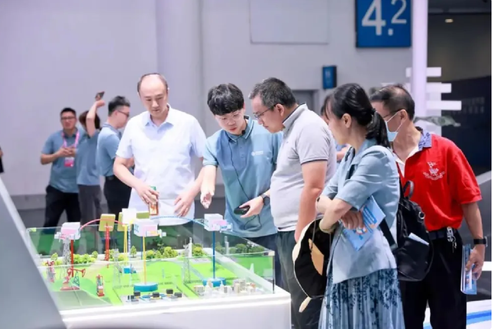 網(wǎng)絡(luò)安全宣傳周|中國(guó)移動(dòng)展示多項(xiàng)科技成果